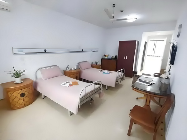 萌夫养成：废后请上榻
